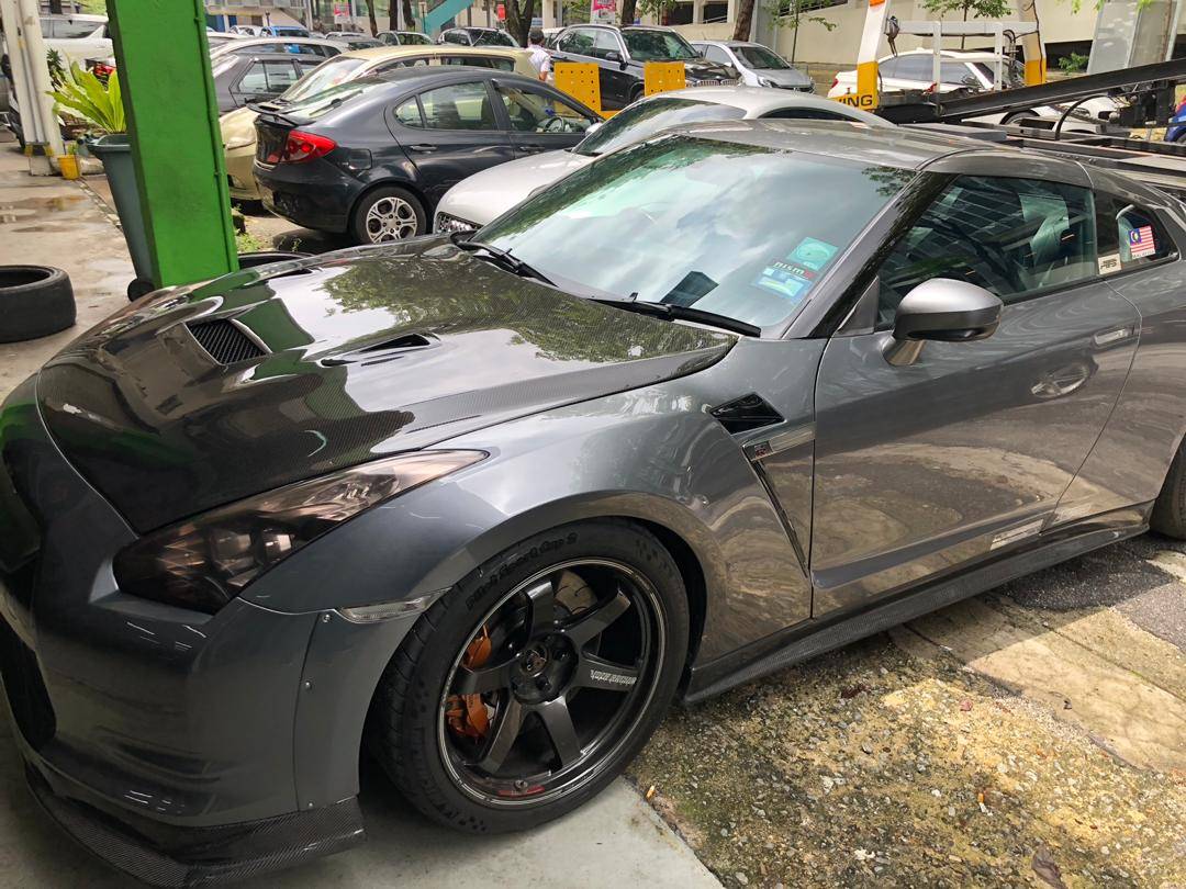 Kansai Service Wide Front Fenders Nissan Gtr R35 Reduce the body roll on your r35 gtr without reducing ride quality product specifications: kansai service wide front fenders
